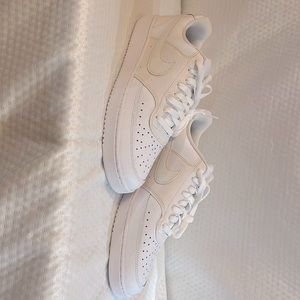 brand new women’s NIKE COURT VISION LOW